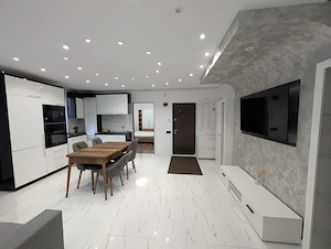 Apartament cu 3 camere, zona Metro - imagine 4