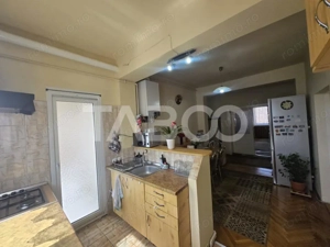 Apartament 5 camere de vanzare decomandat 182 mp zona Piata Cluj Sibiu - imagine 6