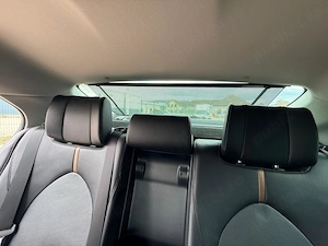 Vând Toyota Camry 2019 Hybrid, echipare Luxury, în stare foarte bună. - imagine 10