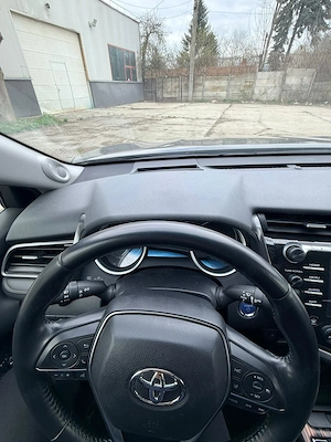 Vând Toyota Camry 2019 Hybrid, echipare Luxury, în stare foarte bună. - imagine 5