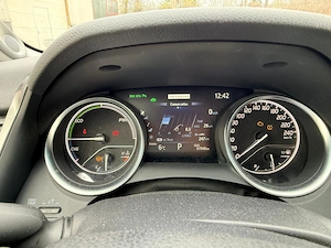 Vând Toyota Camry 2019 Hybrid, echipare Luxury, în stare foarte bună. - imagine 6