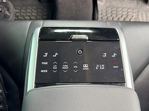 Vând Toyota Camry 2019 Hybrid, echipare Luxury, în stare foarte bună. - imagine 8