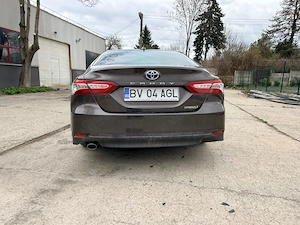 Vând Toyota Camry 2019 Hybrid, echipare Luxury, în stare foarte bună. - imagine 4