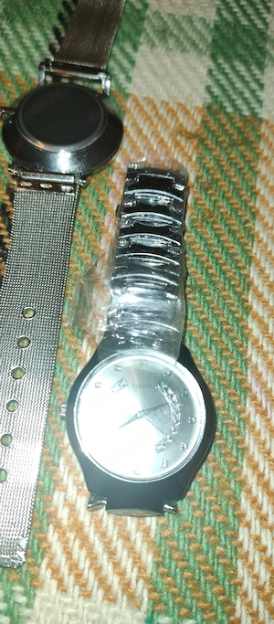 Vand ceasuri noi quartz  - imagine 2