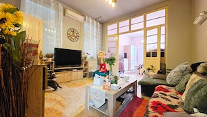 Vand apartament la casă 