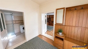 Casa cu spatiu comercial, 1.000mp teren anexe, areal Central, Reghin

 - imagine 3