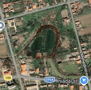 Teren mare in centrul comunei - imagine 2