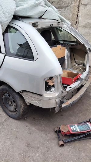 Dezmembrez Skoda Fabia