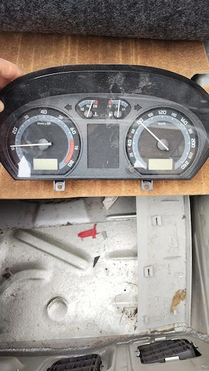 Dezmembrez Skoda Fabia - imagine 4