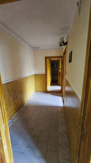 Vând apartament etaj 2  in cartier Micro 3 - imagine 5