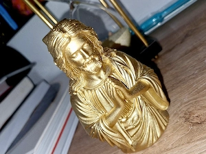 îngerași lucrați manual 