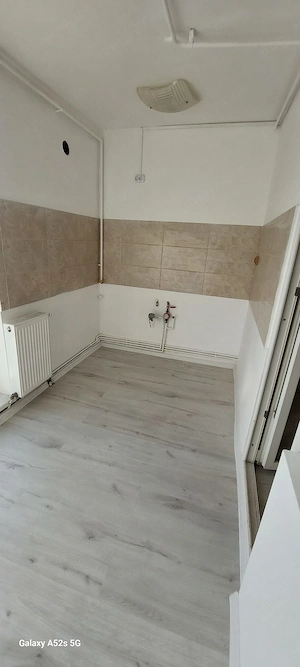 Garsoniera spatioasa Tractorul - imagine 5