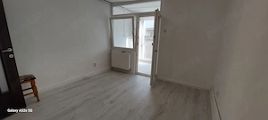 Garsoniera spatioasa Tractorul - imagine 3