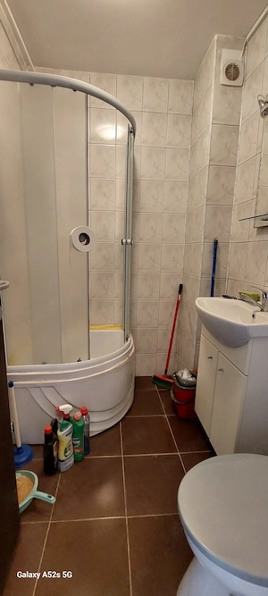 Garsoniera spatioasa Tractorul - imagine 7