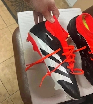 vand ghete de fotbal  predator adidas