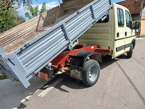 Iveco Daily basculabil pe cutie pe 3 parti - imagine 5