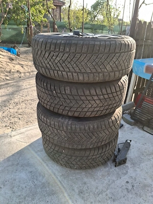 Vând cauciucuri cu tot cu jante,pt detalii sunați la Nr 0746847889 - imagine 2