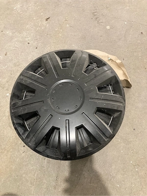 donez 4 capace pe 13 