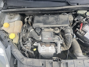 Vând pentru dezmembrat Ford Fiesta, an fabricație 2006 ,motor 1,4 diesel cu 90.000 km reali  - imagine 5