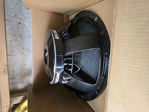 Vand doua difuzoare pe 15 inch , 600 wati ,8 ohm Master Audio . 500 de lei bucata . Pret fix !