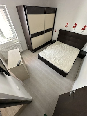 Închiriez apartament 2 camere cu parcare   - imagine 3