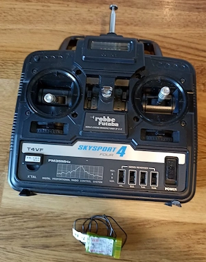 Radiocomanda modelism Futaba 4 canale + receptor pentru navomodel sau aeromodel