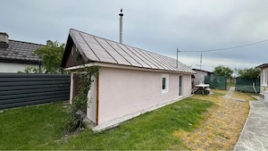 casa de vanzare cu teren generos si gradina spatioasa BALTENI -OLT - imagine 2