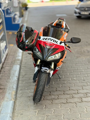 Honda CBR 1000 RR Repsol 2007 - imagine 4