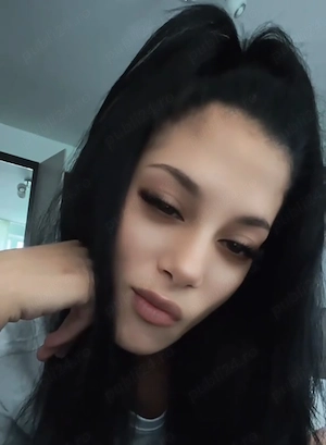 Bruneta sexy , masaj , slăbuță , servicii totale