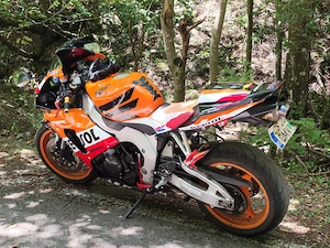 Honda CBR 1000 RR Repsol 2007 - imagine 3