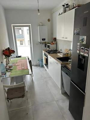 Decomandat. La asfalt. Mobilat si utilat. Bucatarie inchisa. Etaj intermediar - imagine 6