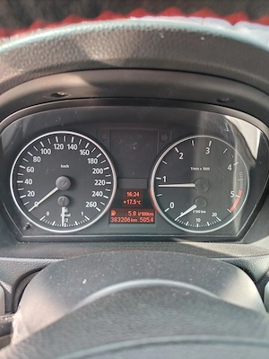 Vand e90 2.0tdi pachet M din fabrica cu reviziile la zi! - imagine 4