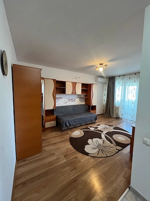 Garsoniera de închiriat open space zona Apărătorii patriei