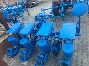 Vand semnatoare de porumb pe 4 randuri