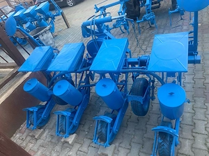 Vand semnatoare de porumb pe 4 randuri - imagine 3