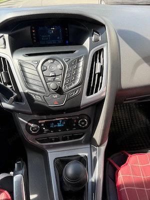 Ford Focus MK3 Hatchback - imagine 3