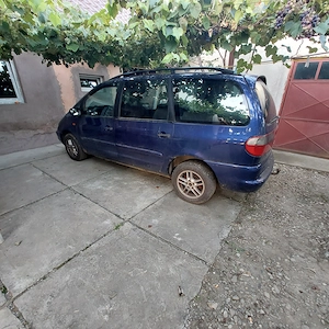 Vând Ford Galaxy 