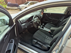 Vând Volkswagen Passat 2.0 TDI BlueMotion   Proprietar in acte  - imagine 6