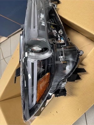 Far dreapta Mazda CX-5 de America cod KL2L51030 - imagine 5