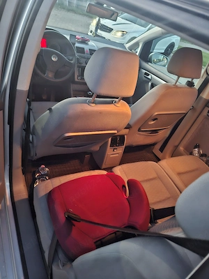 Volkswagen touran  - imagine 4