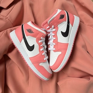Pantofi Sport Nike Air Jordan 1 Mid Pink Gaze - 100% originali
