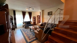 Casă de vânzare 7 camere, 300 mp utili, teren 839 mp, zonă centrală
