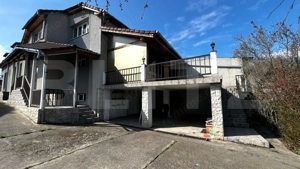 Casă de vânzare 7 camere, 300 mp utili, teren 839 mp, zonă centrală