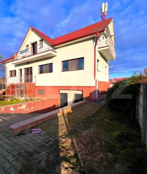 Casă 345mp utili, teren 1.342mp, se poate  parcela terenul. Potential Comercial 