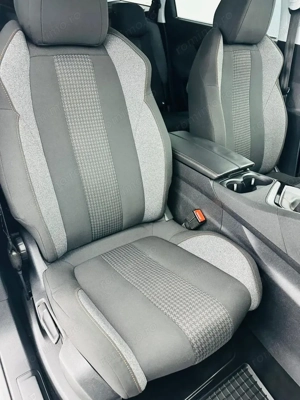 PEUGEOT 5008 - imagine 18