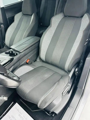 PEUGEOT 5008 - imagine 19