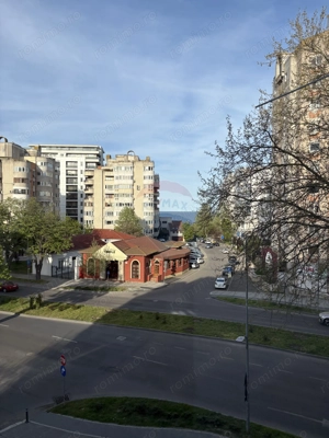 Apartament de vânzare 2 camere central cu vedere la mare - imagine 2