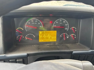 Camion VOLVO-3 axe, 390000km - imagine 4