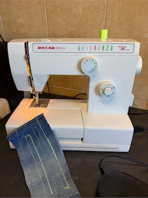 Mașină de cusut Riccar 8830-S Super Stretch   Robustă