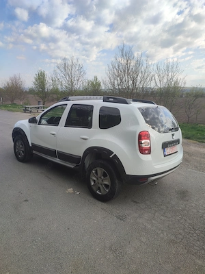 Vând Dacia Duster 4x4 diesel euro 6  - imagine 5
